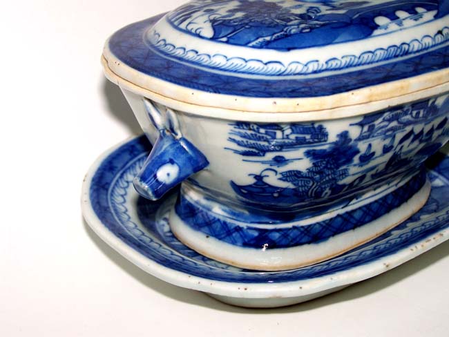A small early 19th century Chinese Export Porcelain 'Canton' Covered Tureen with Undertray. 